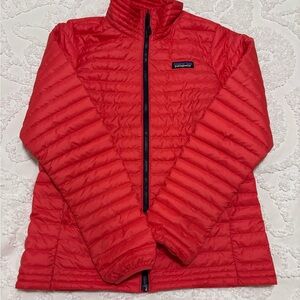 Patagonia Women's Vibrant pink Puffer Jacket